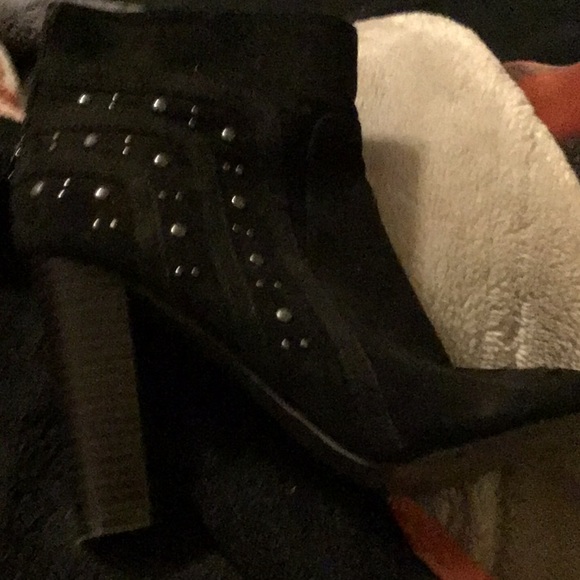 Heels - Picture 4 of 5